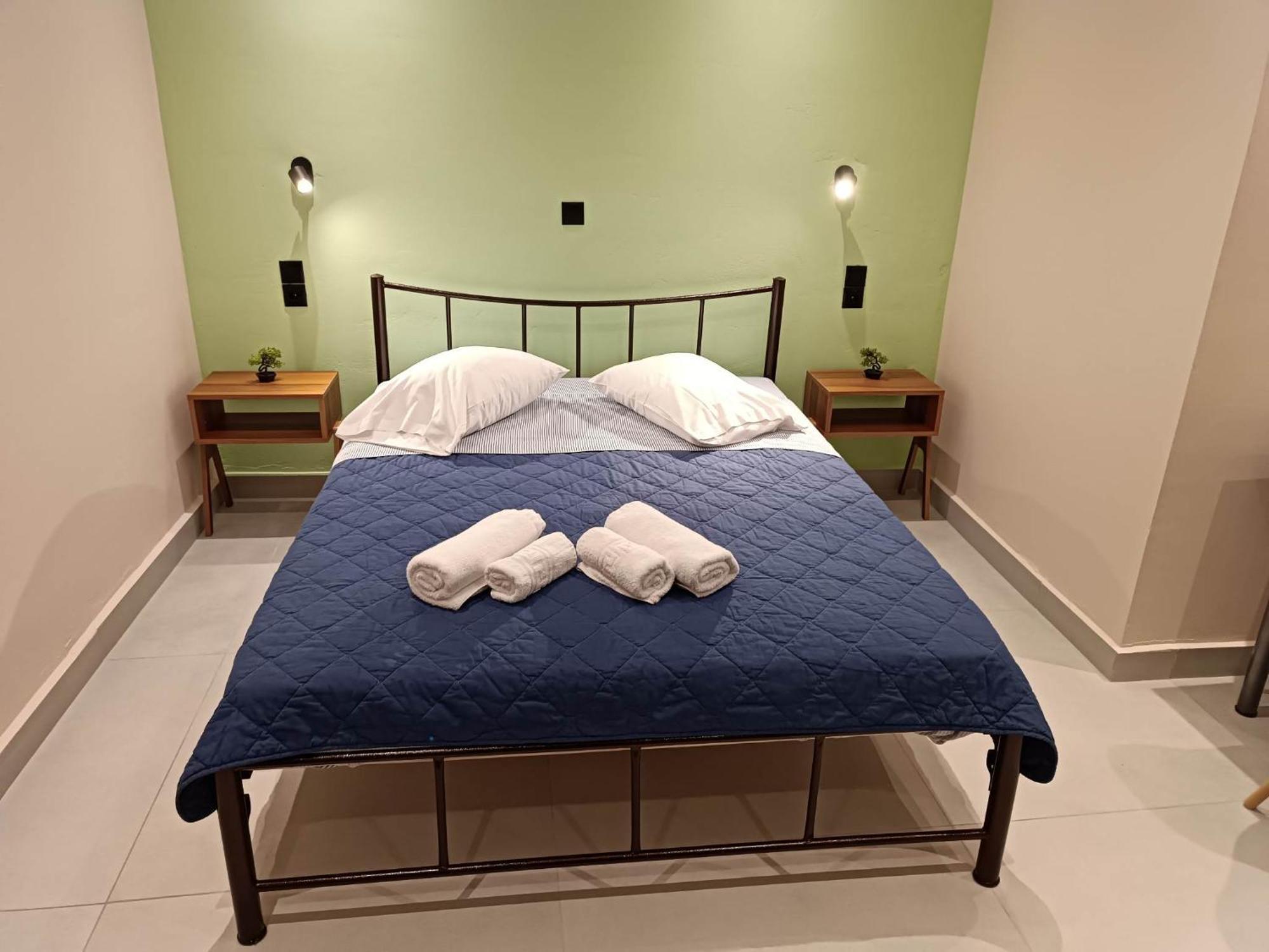 Newly Renovated Apartment Next To The Port Mantouki Extérieur photo