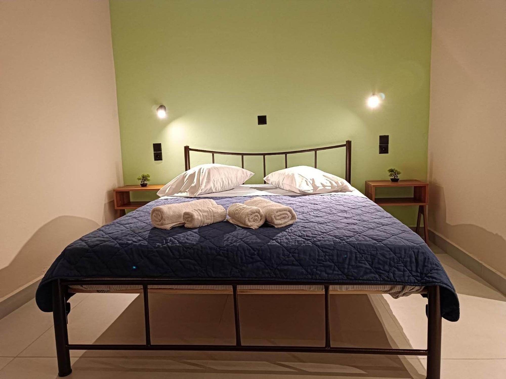Newly Renovated Apartment Next To The Port Mantouki Extérieur photo