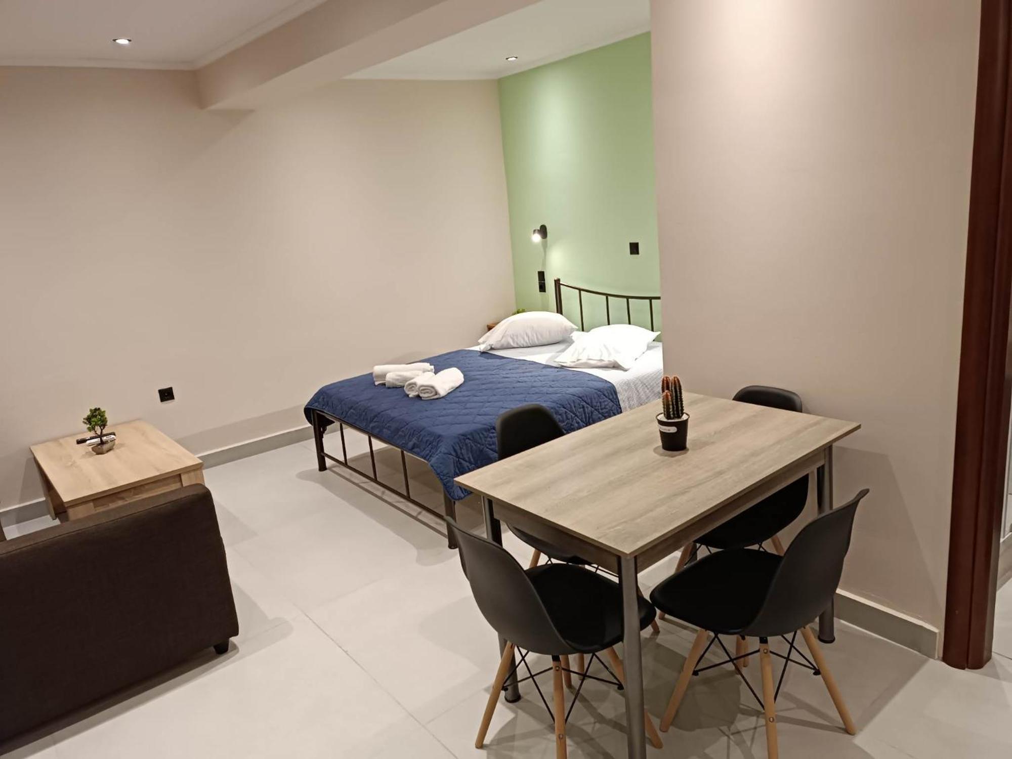 Newly Renovated Apartment Next To The Port Mantouki Extérieur photo