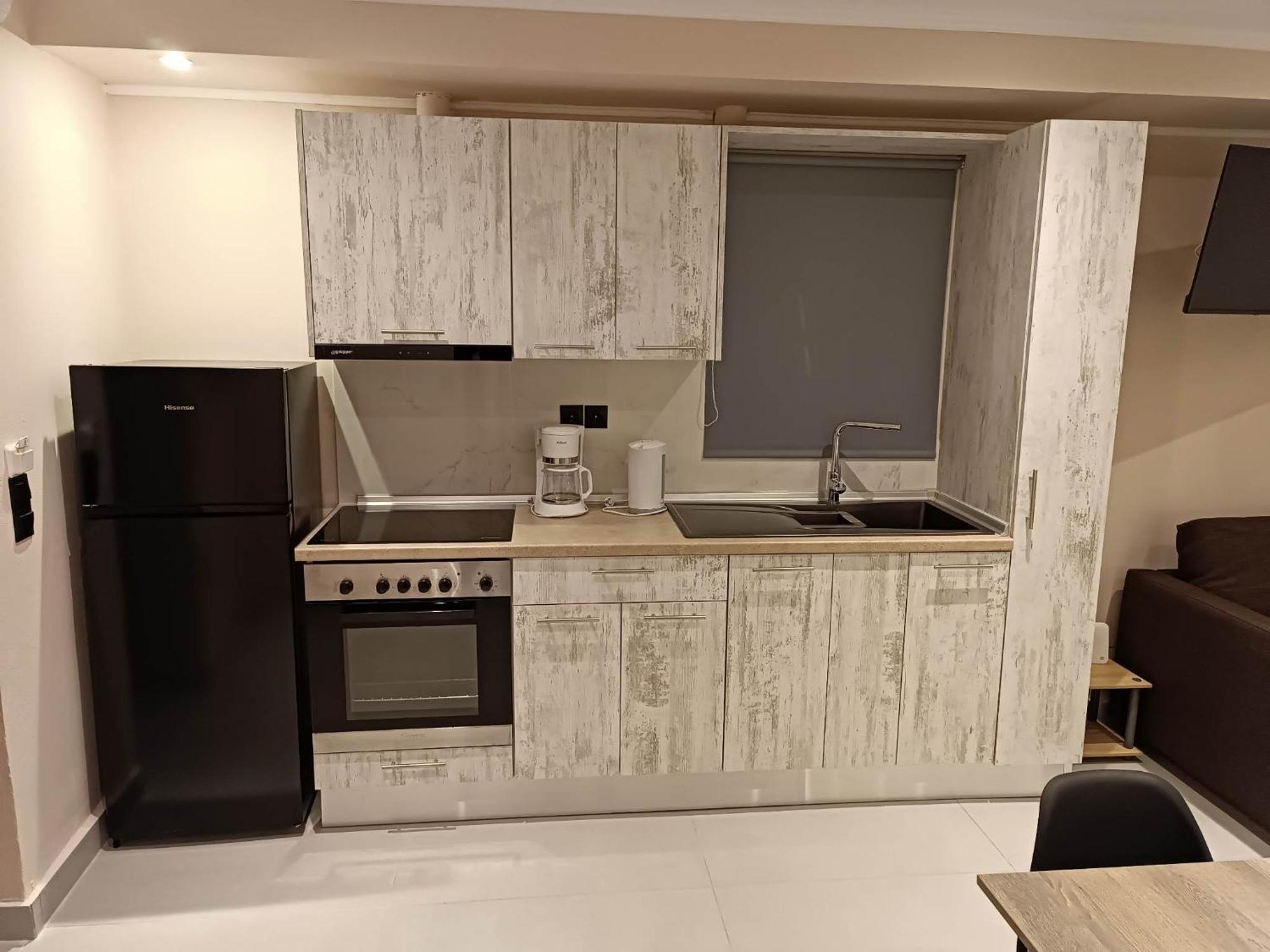 Newly Renovated Apartment Next To The Port Mantouki Extérieur photo